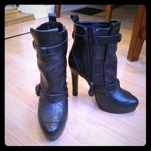 Heeled boots